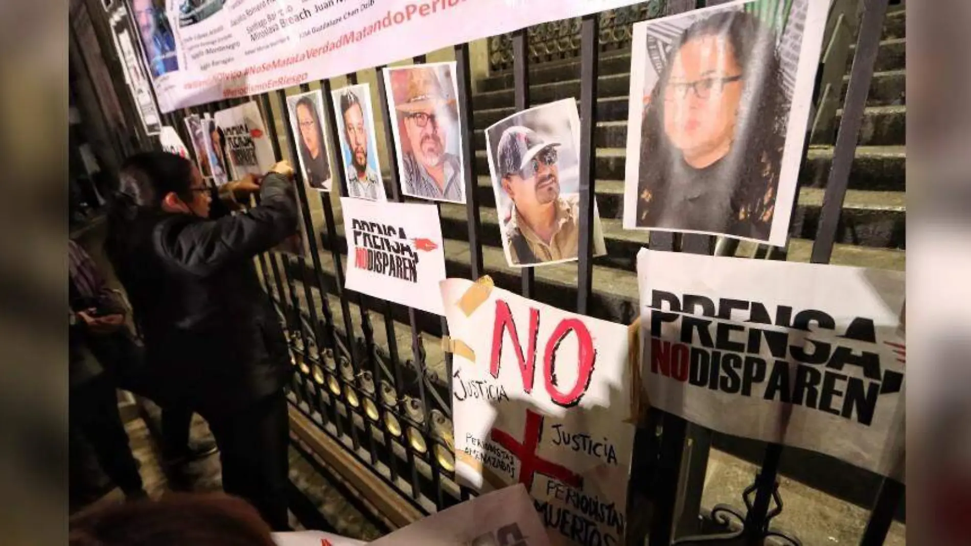 protesta periodistas ROBERTO HERNANDEZ